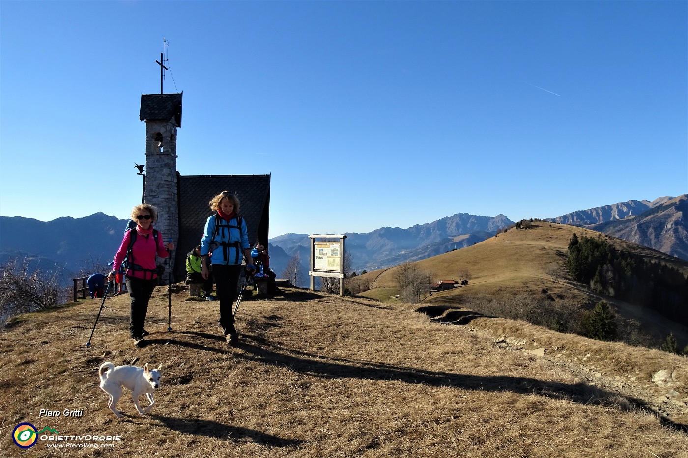 42 Cappella Alpini di Rovetta- Vista a sud verso Formico e Alben.JPG -                                